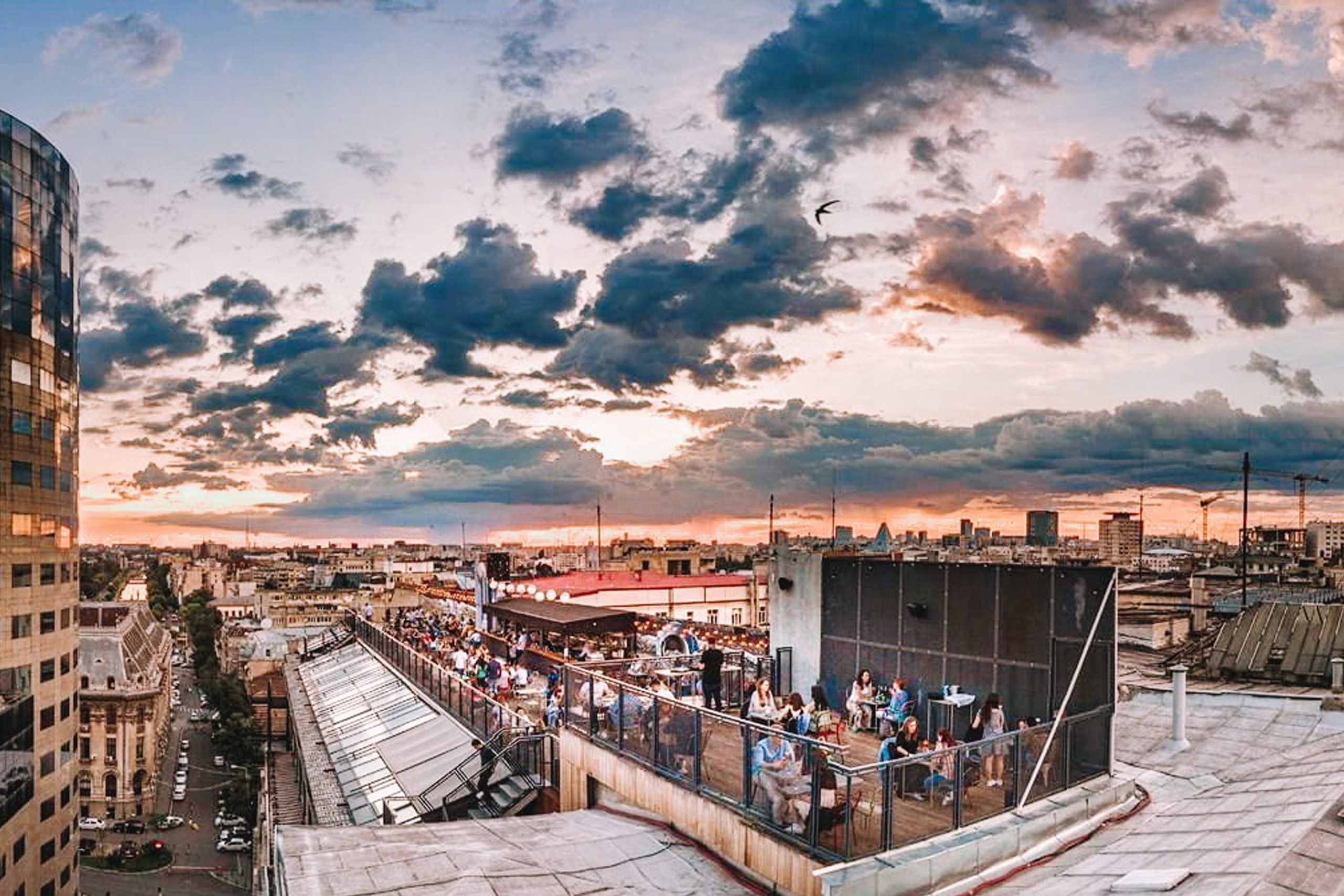 ROOFTOP BAR CRAWL